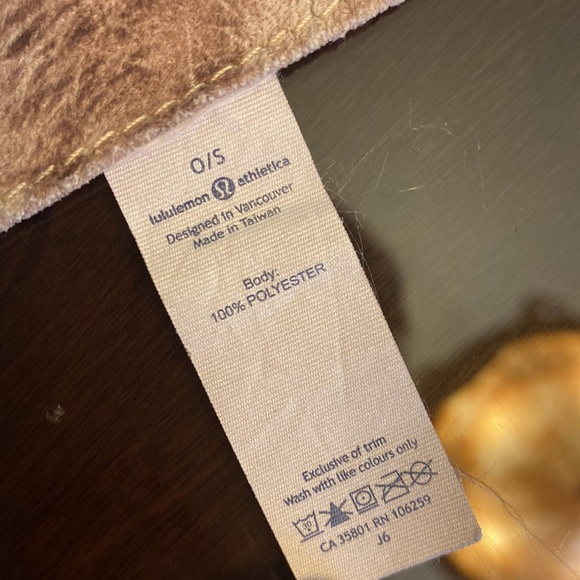 Lululemon The (Small) Towel. Animal print. - Picture 3 of 5